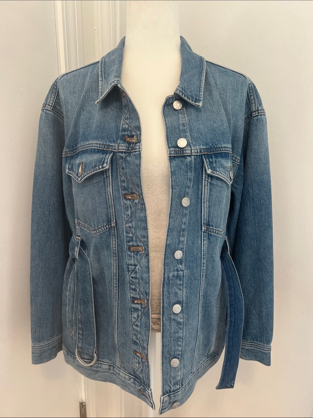 Madewell Belted Oversized Trucker Jean Jacket - Medium - Reston Wash - Picture 5 of 7